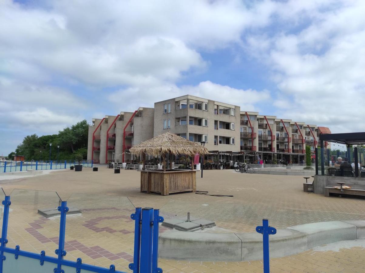 Appartement Ijsselmeer Makkum Strand Bagian luar foto