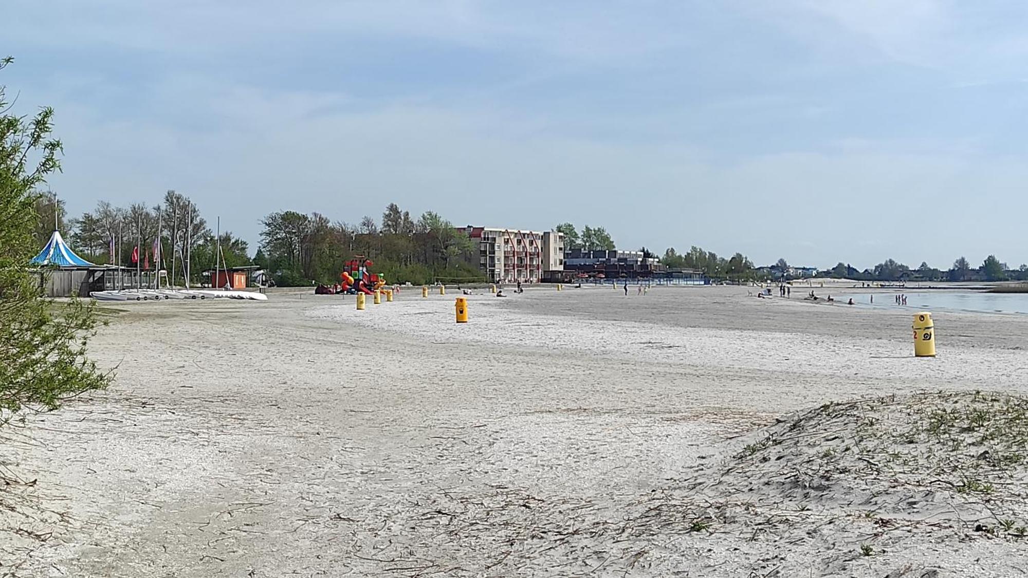 Appartement Ijsselmeer Makkum Strand Bagian luar foto