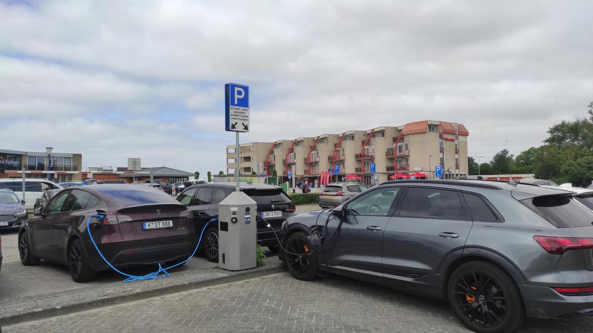 Appartement Ijsselmeer Makkum Strand Bagian luar foto